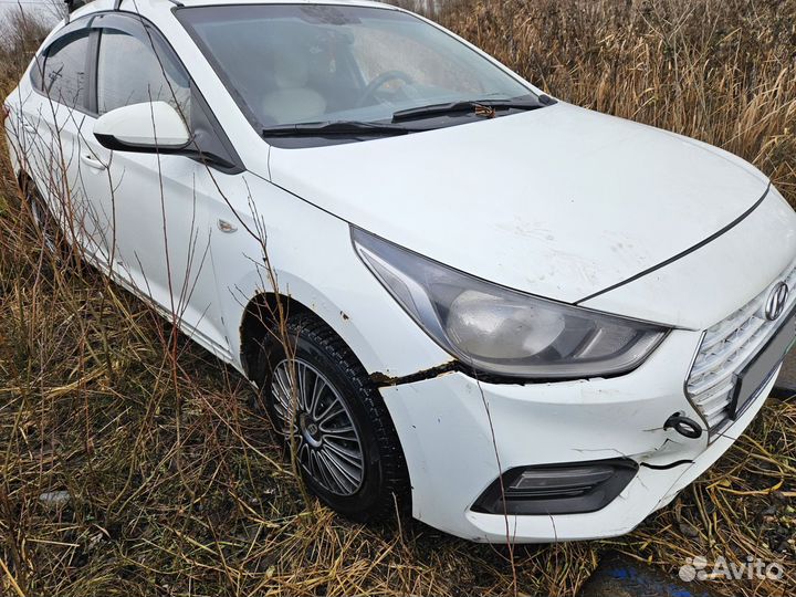 Hyundai Solaris 1.4 МТ, 2018, битый, 275 000 км