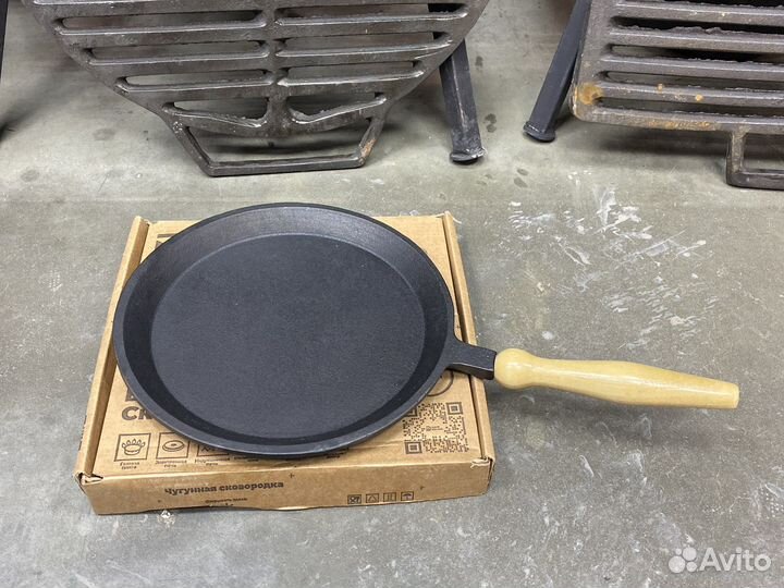 Чугунная блинная сковорода 24 см