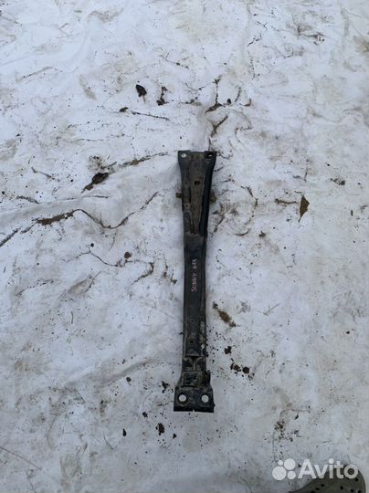 Балка продольная (лыжа) nissan B14