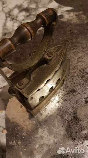 Утюги старинные