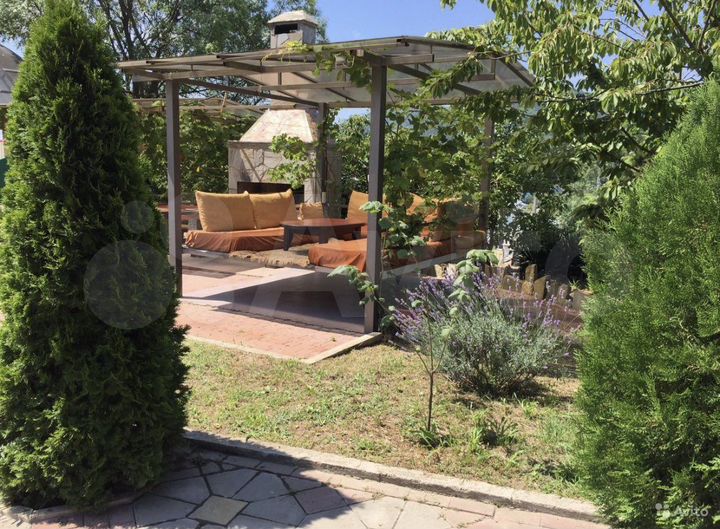 Комната 30 м² в 6-к., 2/2 эт.