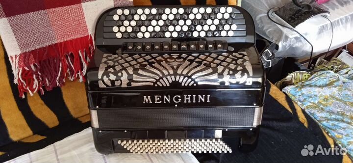 Баян пятирядный много регистровый Менжини италия