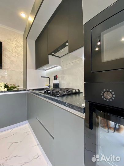 Угловая кухня на заказ. Фабрика в Челябинске