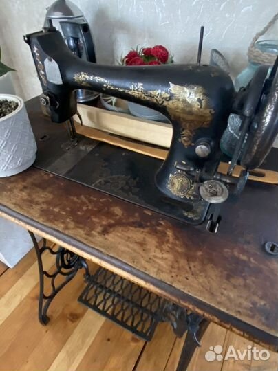 Швейная машина зингер ножная