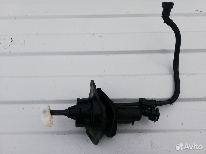 Главный цилиндр сцепления Мазда 3 бк