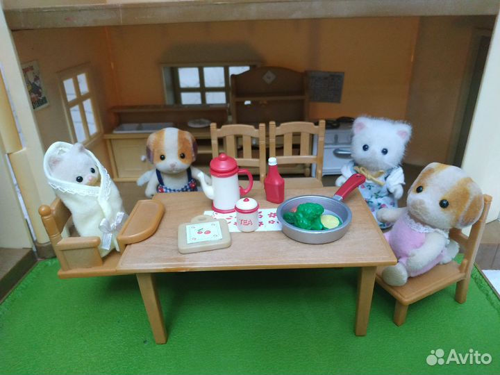 Sylvanian families домик со светом и мебелью