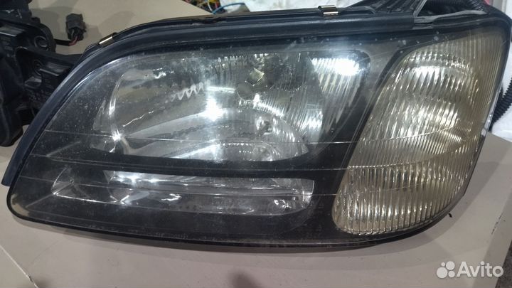 Фары на subaru legacy 1999-2003г.в