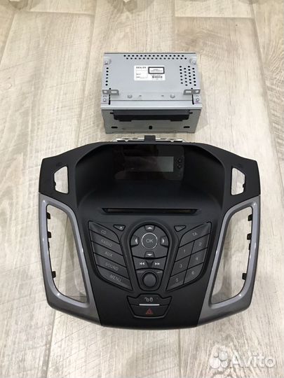 Ford Focus 3 приборная панель и г/у