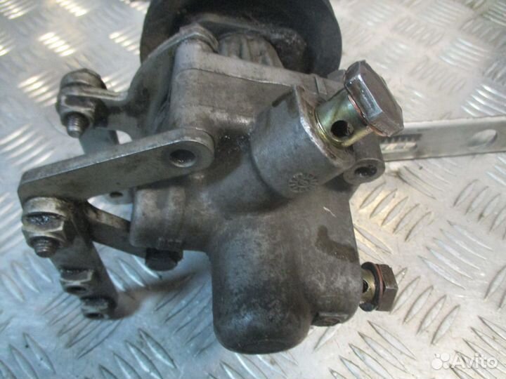 Насос гидроусилителя руля BMW 5 E34 (M20B25)