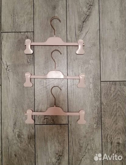 Вешалки для одежды
