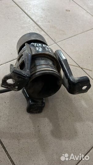 Передняя опора двигателя Nissan Teana 32 j32 3.5