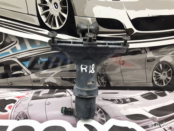 Форсунка омывателя фар, правая Bmw e60 e61