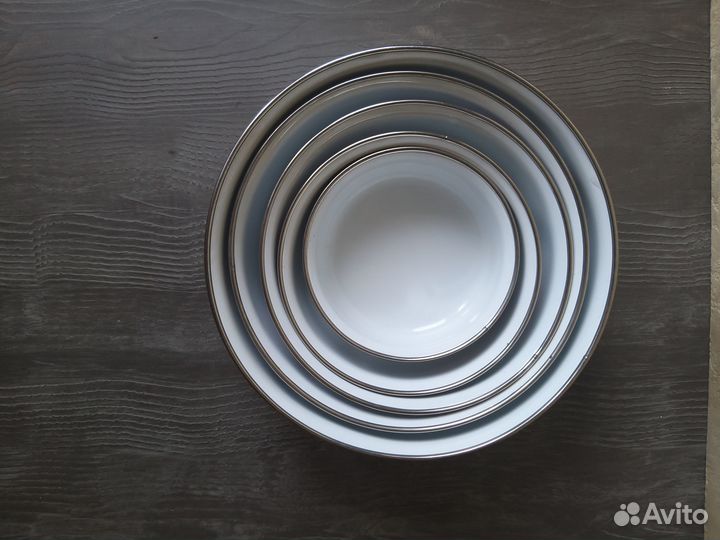 Набор металлических контейнеров