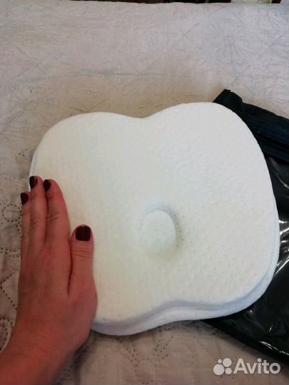 Анатомическая подушка для младенцев