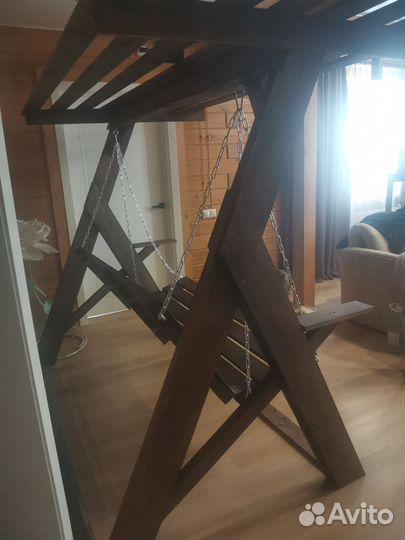 Садовые качели из дерева