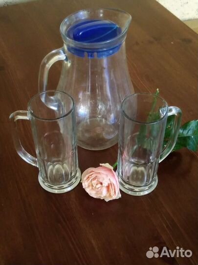 Кувшины разные стеклянные