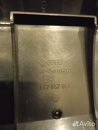 Пепельница центральной консоли Audi 200 C3