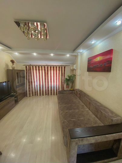 2-к. квартира, 55 м², 3/3 эт.