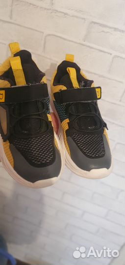 Кроссовки котофей 33