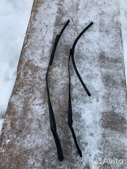 Поводок стеклоочистителя Renault Kaptur