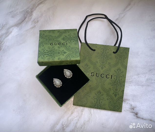 Серьги в подарочной упаковке Gucci