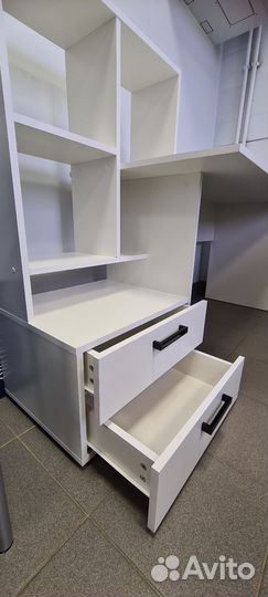 Компьютерный стол белый