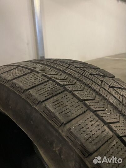 Bridgestone Blizzak VRX 235/40 R18 91S