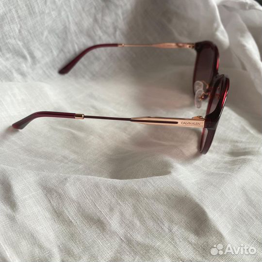 Солнцезащитные очки женские Calvin Klein