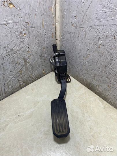 Педаль газа Toyota Camry 50