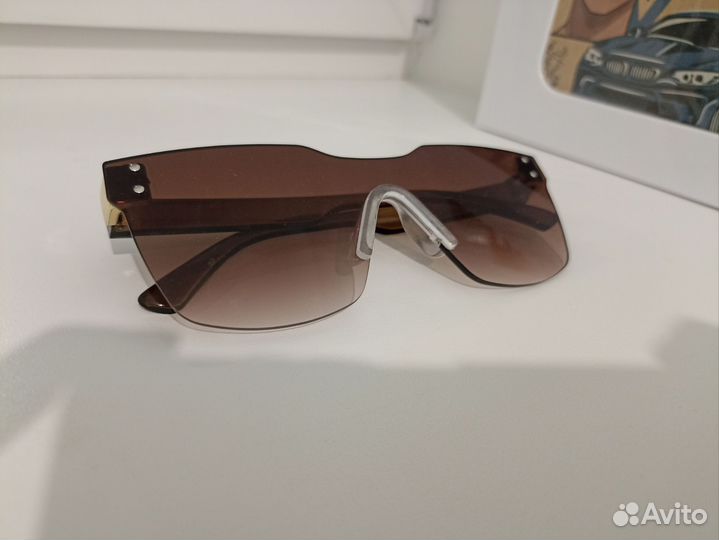 Солнцезащитные очки