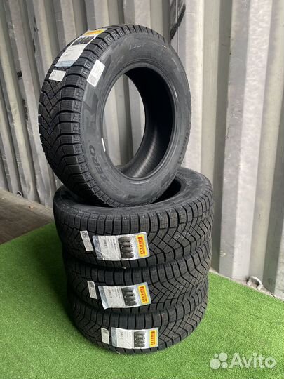 Pirelli Ice Zero FR 195/65 R15