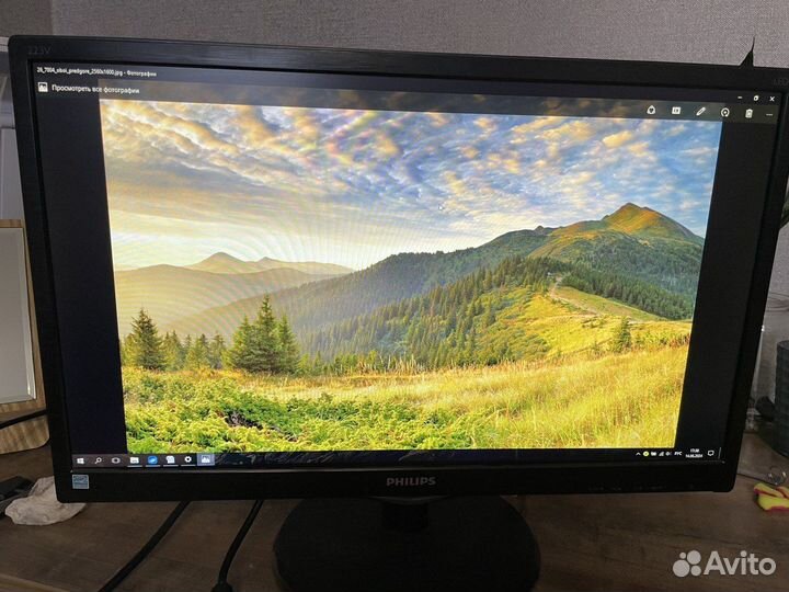 Philips 223V5L монитор