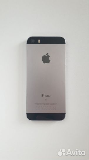 iPhone SE, 32 ГБ