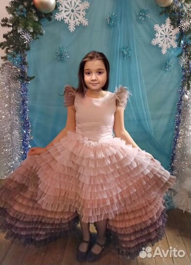 Платье праздничное