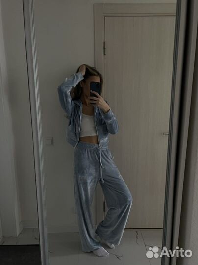 Велюровый спортивный костюм meowone