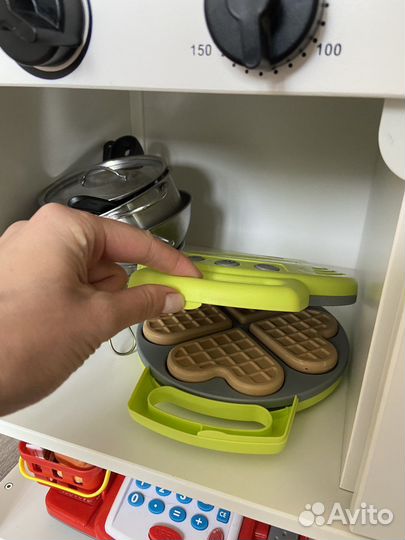 Кухня детская IKEA с посудой и техникой