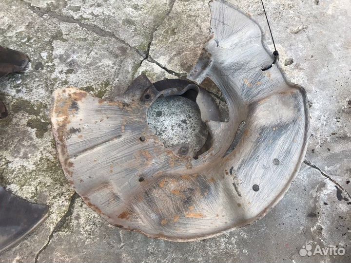 Пыльники кожухи тормозных дисков бмв е34 540