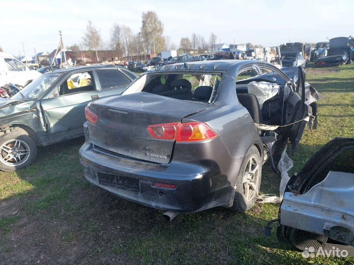 Mitsubishi Lancer 10 2.0 частями