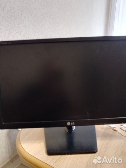 Монитор LG 24 дюйма новый