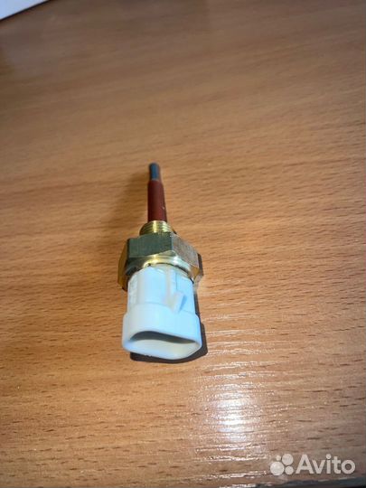 Датчик уровня антифриза (ож) Detroit Diesel