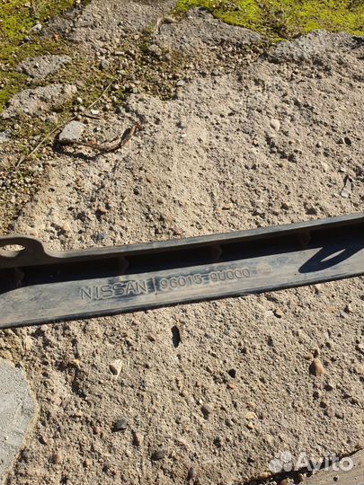 Губа Nissan Note e11