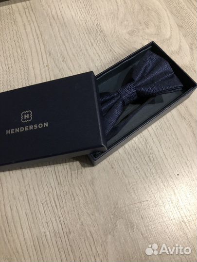 Пиджак, рубашка, бабочка