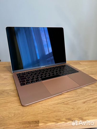 Macbook Air 13 i5, 8гб 256гб