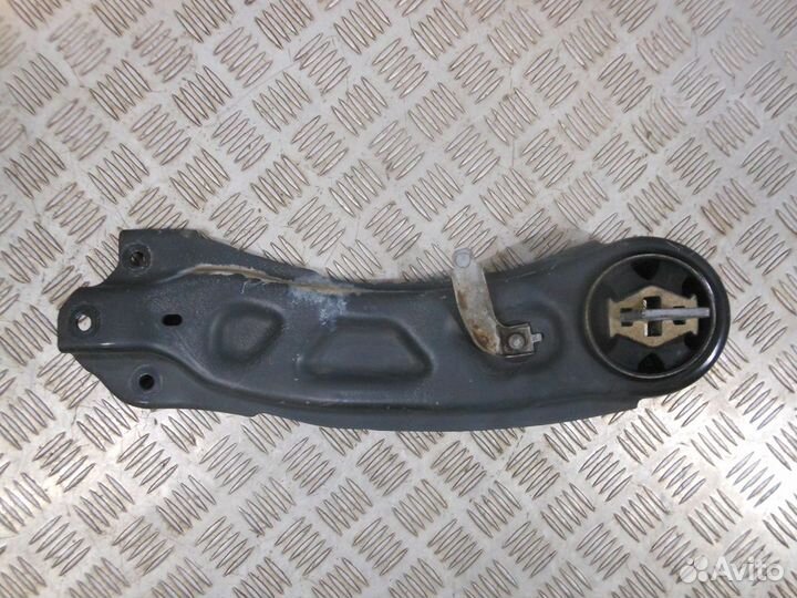 Рычаг задний нижний продольный правый Мерседес 246