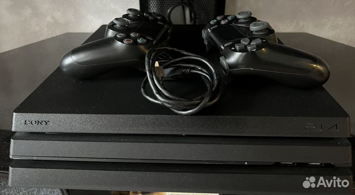 Игровая приставка ps4 pro 1tb