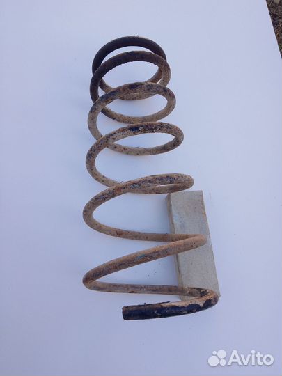 Пружина задняя Toyota