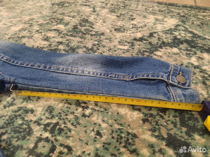 Джинсовая куртка