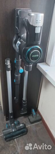 Продаю Ручной пылесос Red Solution RV-UR3100