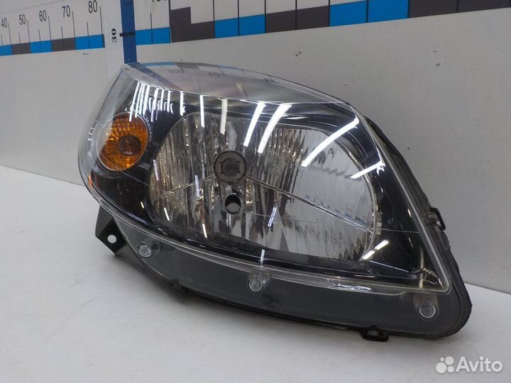 Фара правая Renault Sandero 2009
