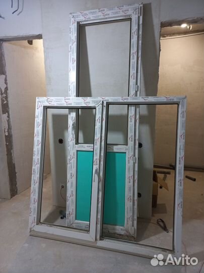 Пластиковые окна и дверь новые